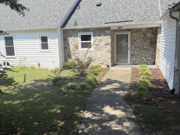 906 Cedar Court, Aberdeen, NC 28315