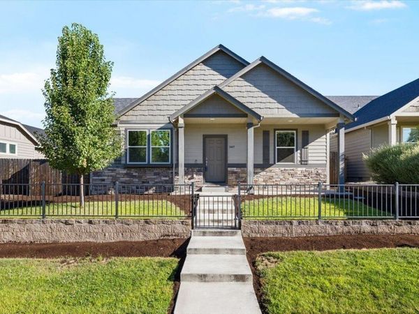 1449 Spring Street, Medford, OR 97504