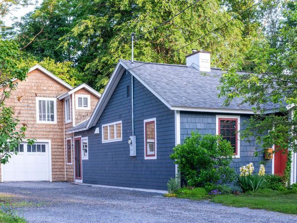 49 Hayden Parkway, South Burlington, VT 05403