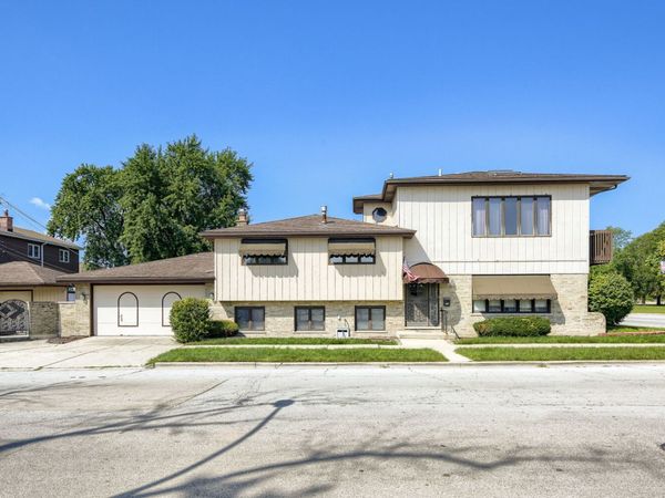 10300 S Central Park Avenue , Chicago, IL 60655