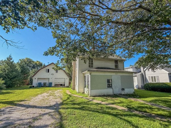 311 E Mckibben Street , Rossville, IL 60963