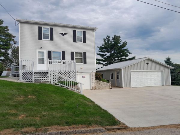 109 Reservoir Street, Potosi, WI 53820