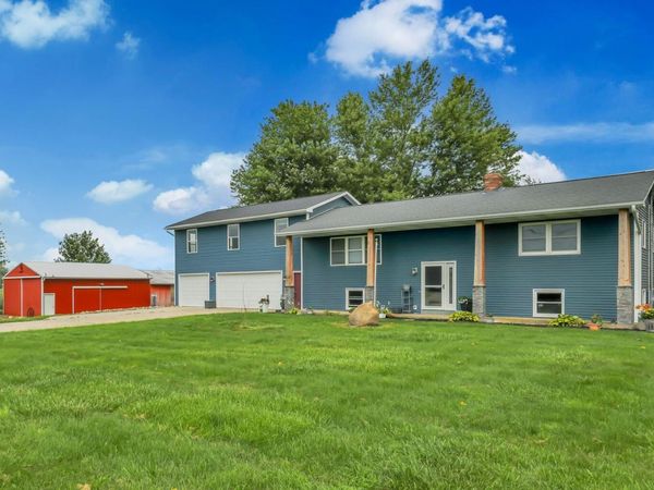 8720 N Cochran Road, Grand Ledge, MI 48837