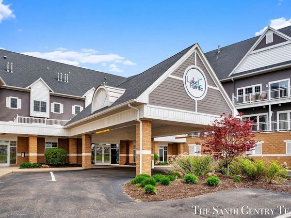 917 W Savidge Street, Unit 4, Spring Lake, MI 49456