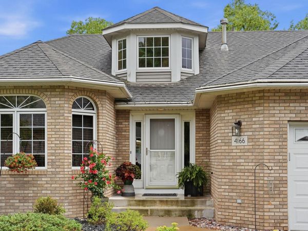 4166 Thornhill Lane, Vadnais Heights, MN 55127