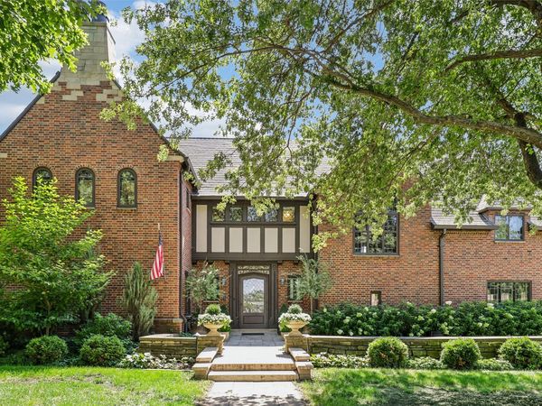 5300 Harwood Drive , Des Moines, IA 50312