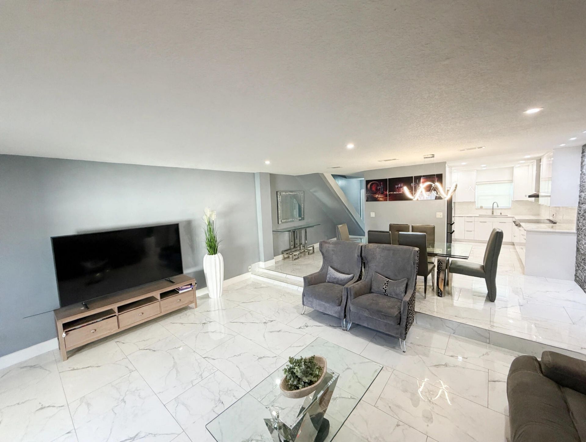9054 NW 35th Place, Sunrise, FL 33351 Photo