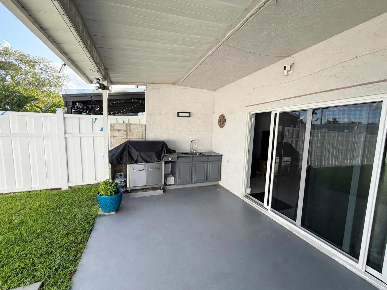9054 NW 35th Place, Sunrise, FL 33351 Photo