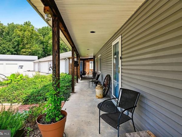 18 WATERGATE COURT, SILVER SPRING, MD 20905