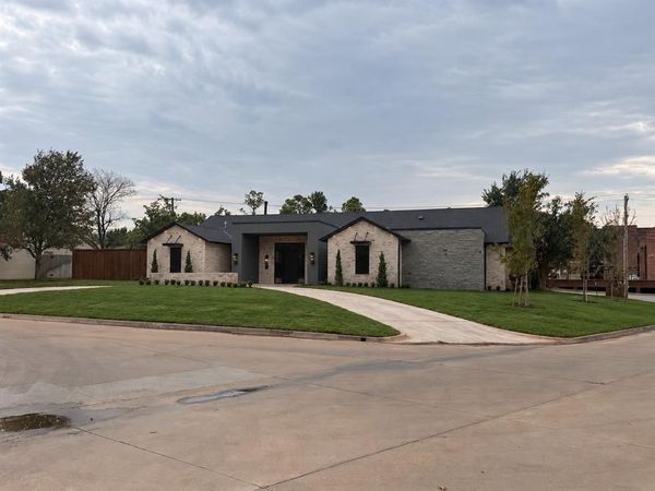 1601 Randel Road, Nichols Hills, OK 73116