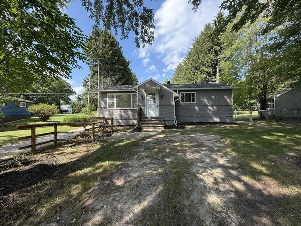 9470 Peck Road, Greenville, MI 48838