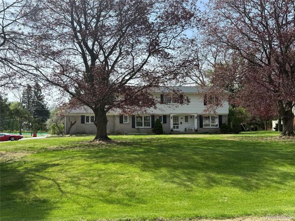 26023 Meadow Drive , Franklin Village, Mi 48025
