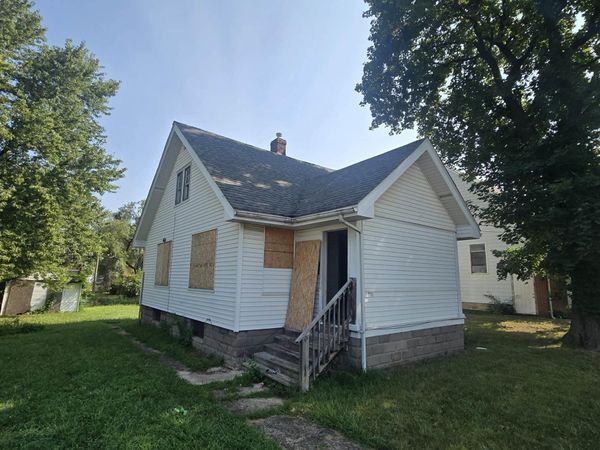 2111 W ANN Street, Peoria, IL 61605