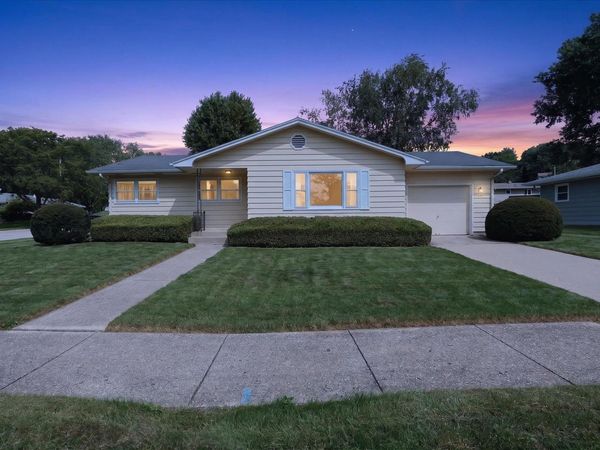 2016 Moreland Drive, Janesville, WI 53548