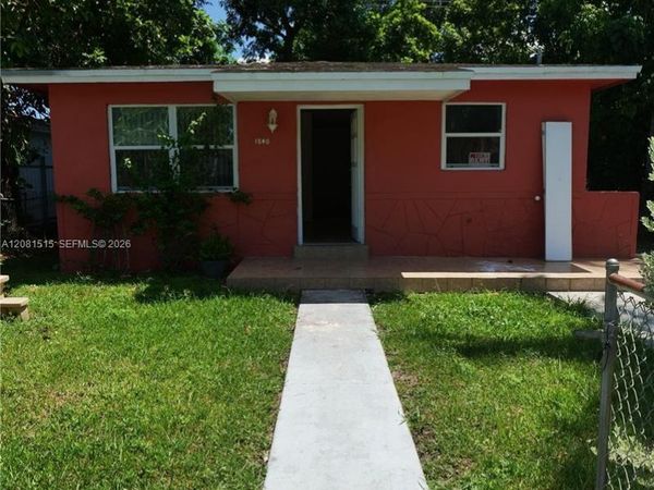 1840 NW 112th St , Miami, FL 33167
