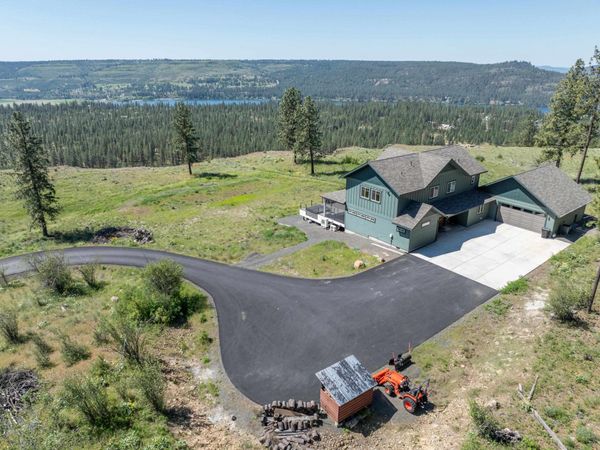 6560 Pine Ridge Way, Nine Mile Falls, WA 99026