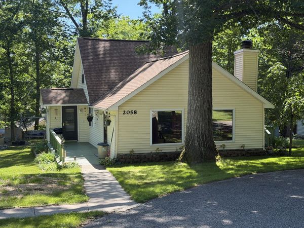 2058 W Higgins Lake Drive, Roscommon, MI 48653