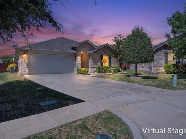 709 Denali Drive, Arlington, TX 76002