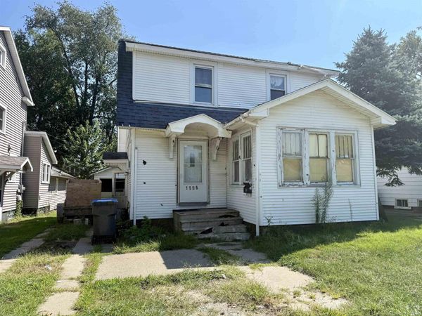1906 Roys Avenue, Elkhart, IN 46516