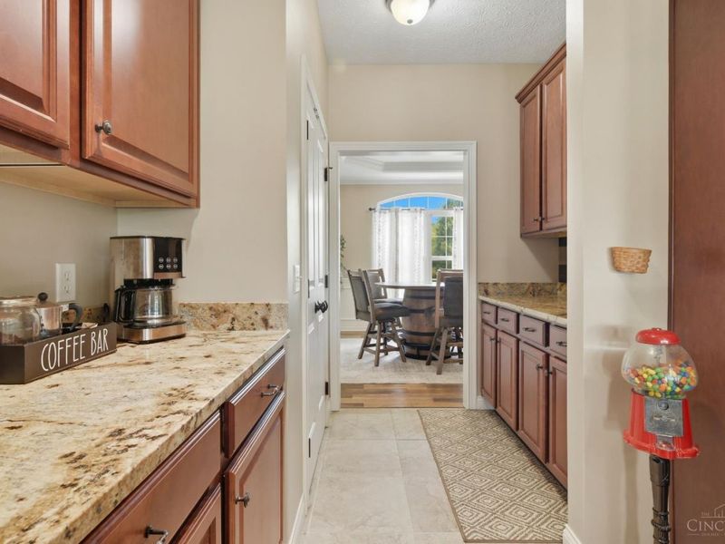 2327 Elizabeth Drive, Clearcreek Township, OH 45068 Photo 17