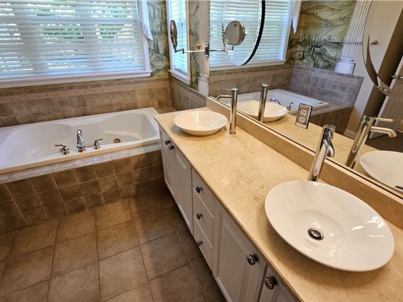 7235 Dursley Court, Solon, OH 44139 Photo 16