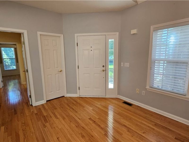 7235 Dursley Court, Solon, OH 44139 Photo 2
