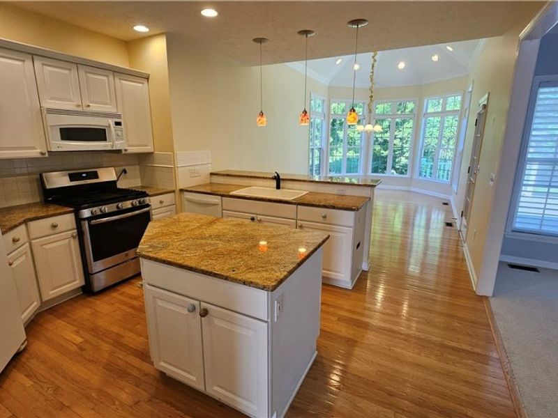 7235 Dursley Court, Solon, OH 44139 Photo 6