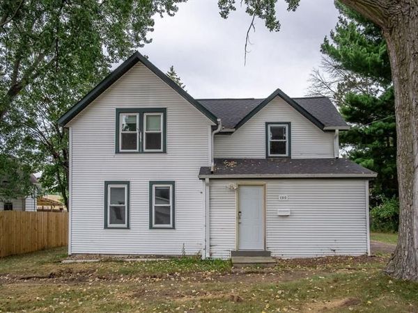 1315 11th Street, Menomonie, WI 54751