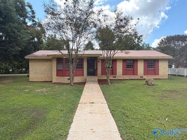 401 S Edgemont Circle NW, Huntsville, AL 35811