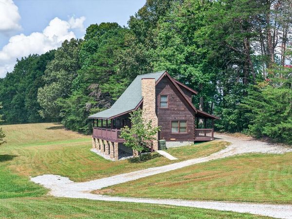 102 Meadow View Lane, Spencer, TN 38585
