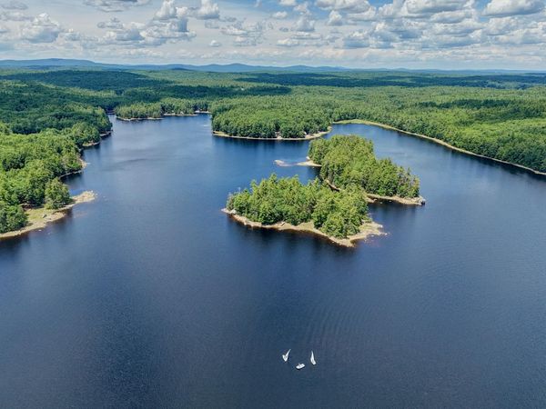 30 Mendums Landing Road, Barrington, NH 03825