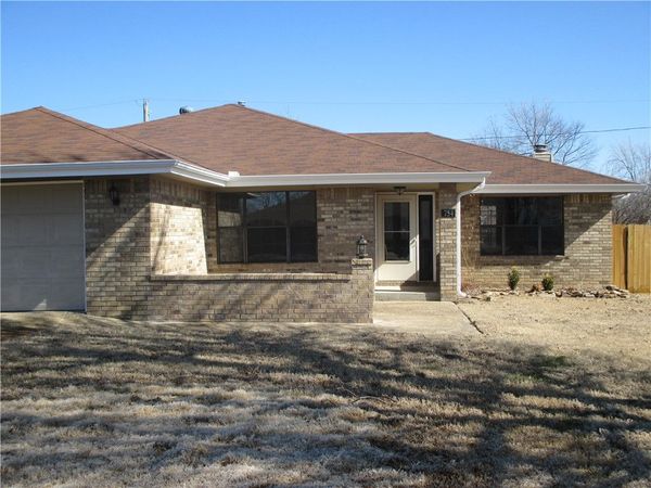 754 Duckworth Street , Gentry, AR 72734