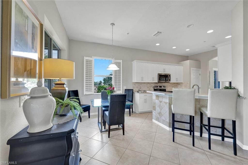 8723 Coastline Ct , Unit 202, Naples, FL 34120 Photo