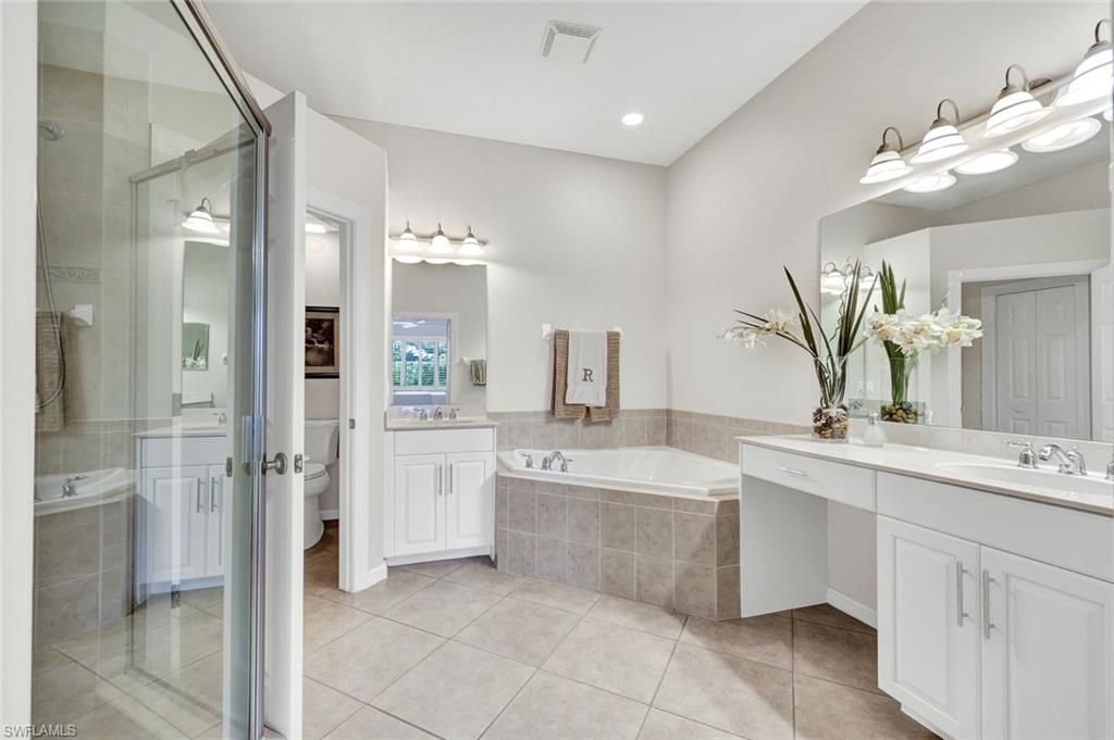8723 Coastline Ct , Unit 202, Naples, FL 34120 Photo