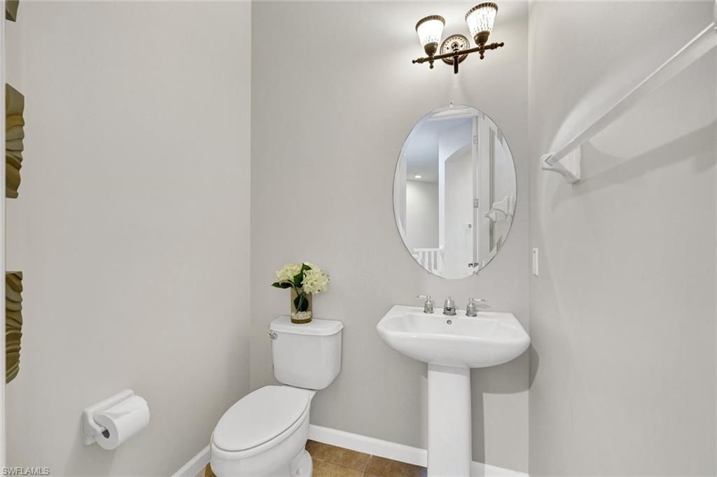 8723 Coastline Ct , Unit 202, Naples, FL 34120 Photo