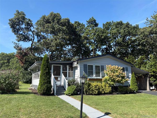 525/124 Riverleigh Avenue , Unit 124, Riverhead, NY 11901