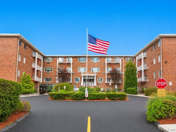 838 Pelhamdale Avenue , Unit 2H, New Rochelle, NY 10801