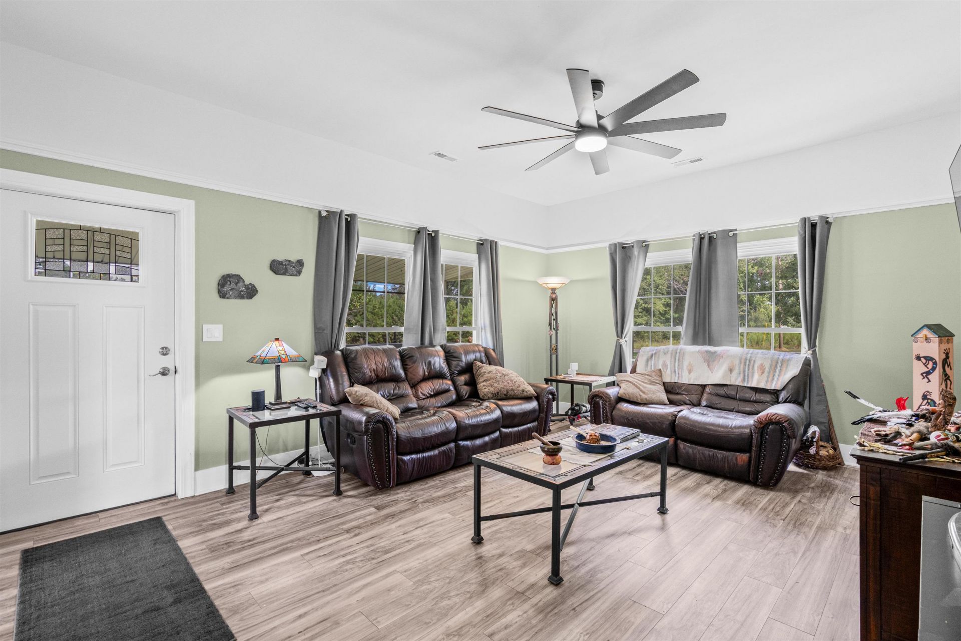 827 Sheila Dr. Photo 10