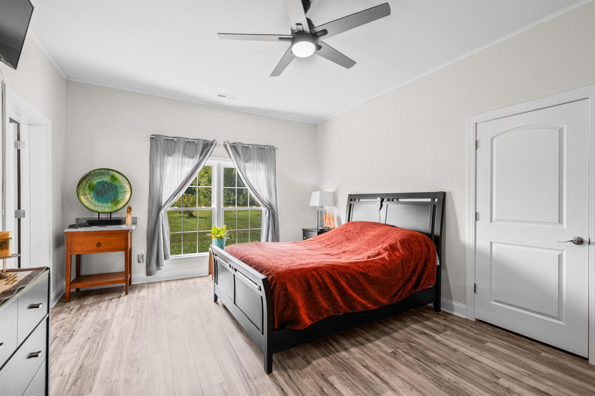 827 Sheila Dr. Photo 15