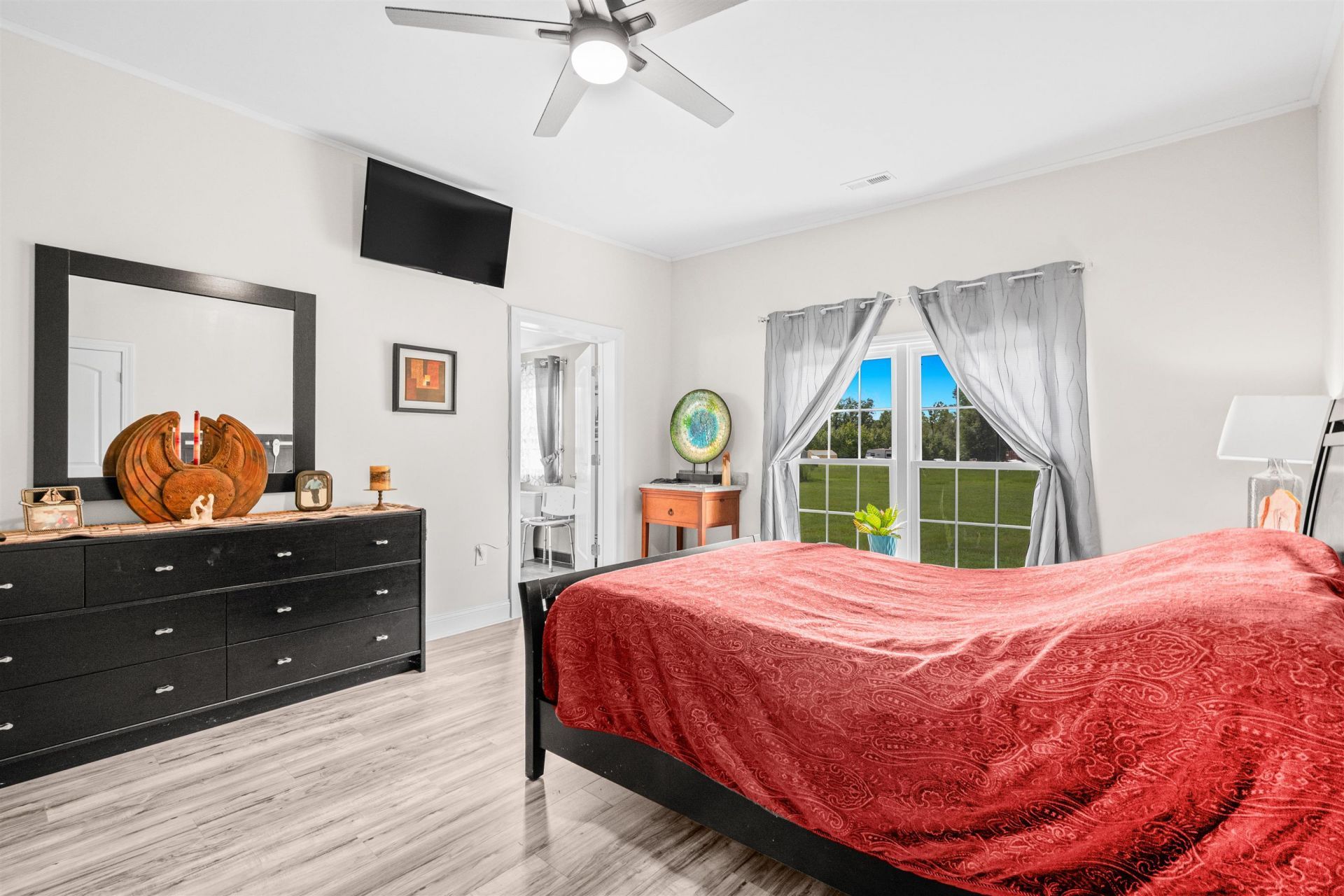 827 Sheila Dr. Photo 16