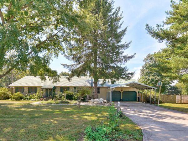 6230 E Spring Circle Circle, Springfield, MO 65809