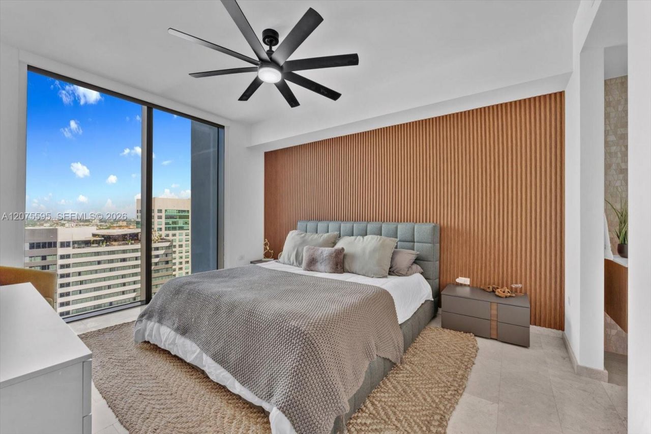 88 SW 7th St , Unit 2204, Miami, FL 33130 Photo