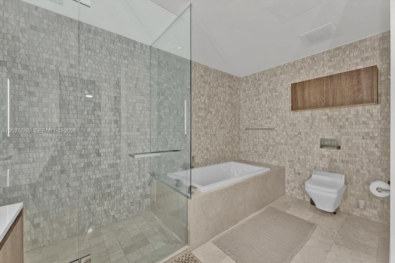 88 SW 7th St , Unit 2204, Miami, FL 33130 Photo