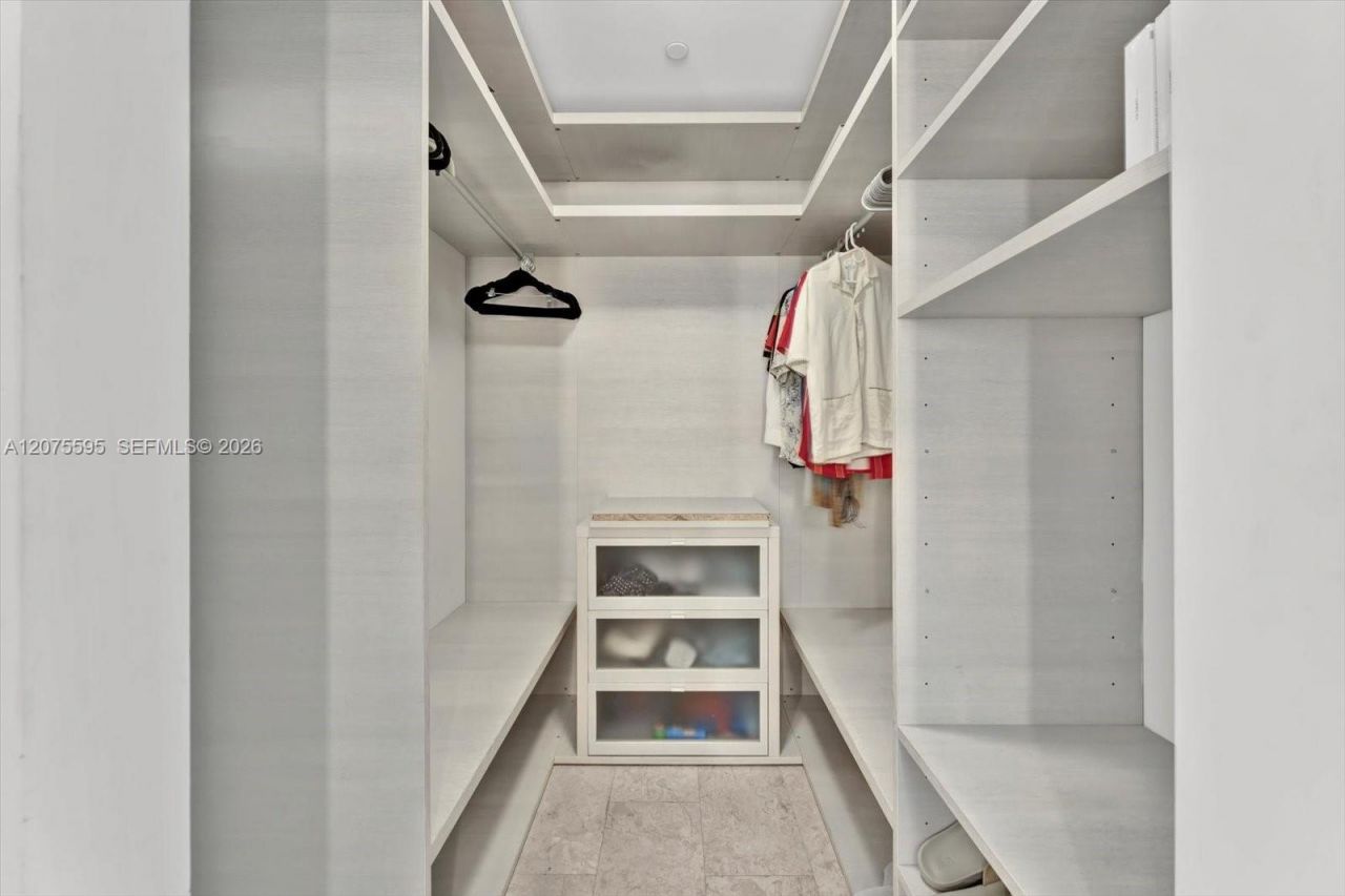 88 SW 7th St , Unit 2204, Miami, FL 33130 Photo