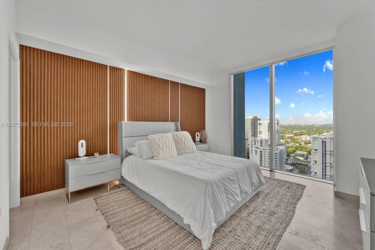 88 SW 7th St , Unit 2204, Miami, FL 33130 Photo