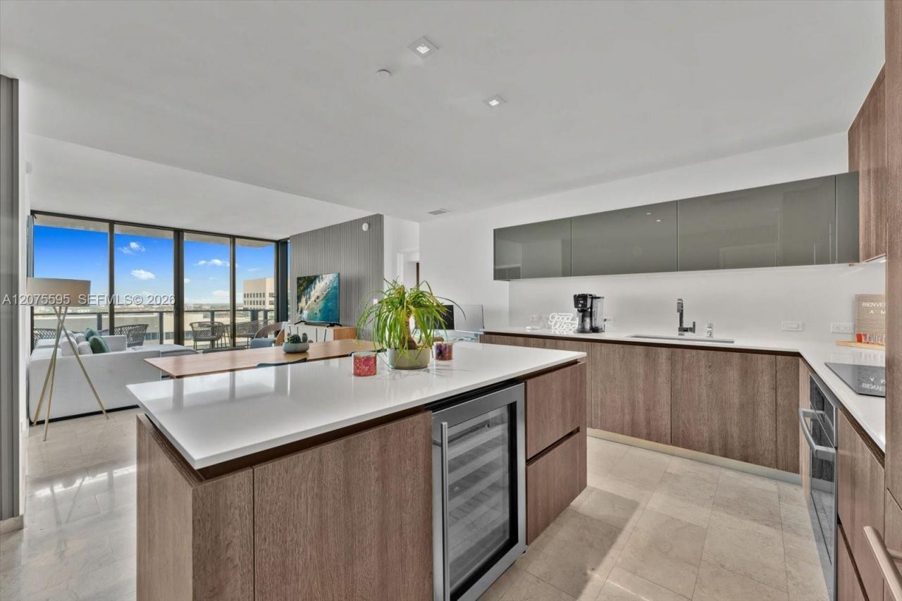 88 SW 7th St , Unit 2204, Miami, FL 33130 Photo