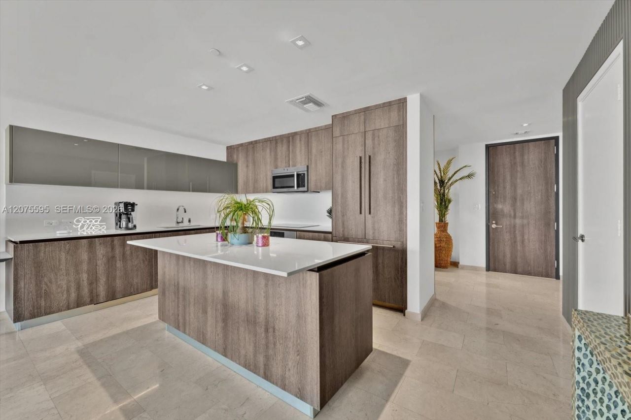 88 SW 7th St , Unit 2204, Miami, FL 33130 Photo