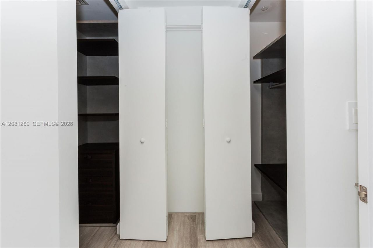 45 SW 9th St , Unit 3204, Miami, FL 33130 Photo