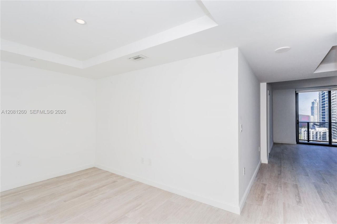45 SW 9th St , Unit 3204, Miami, FL 33130 Photo