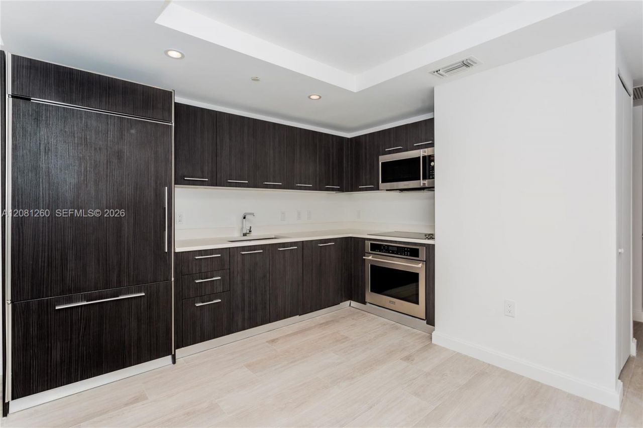 45 SW 9th St , Unit 3204, Miami, FL 33130 Photo